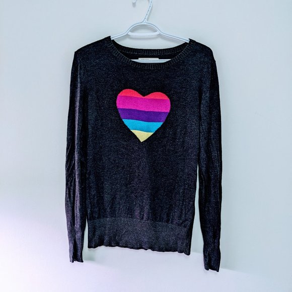 Old Navy charcoal sweater with striped heart - Picture 1 of 2